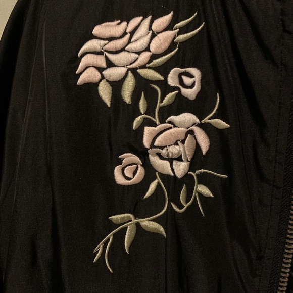 Bomber jacket floral embroidery - Picture 6 of 11